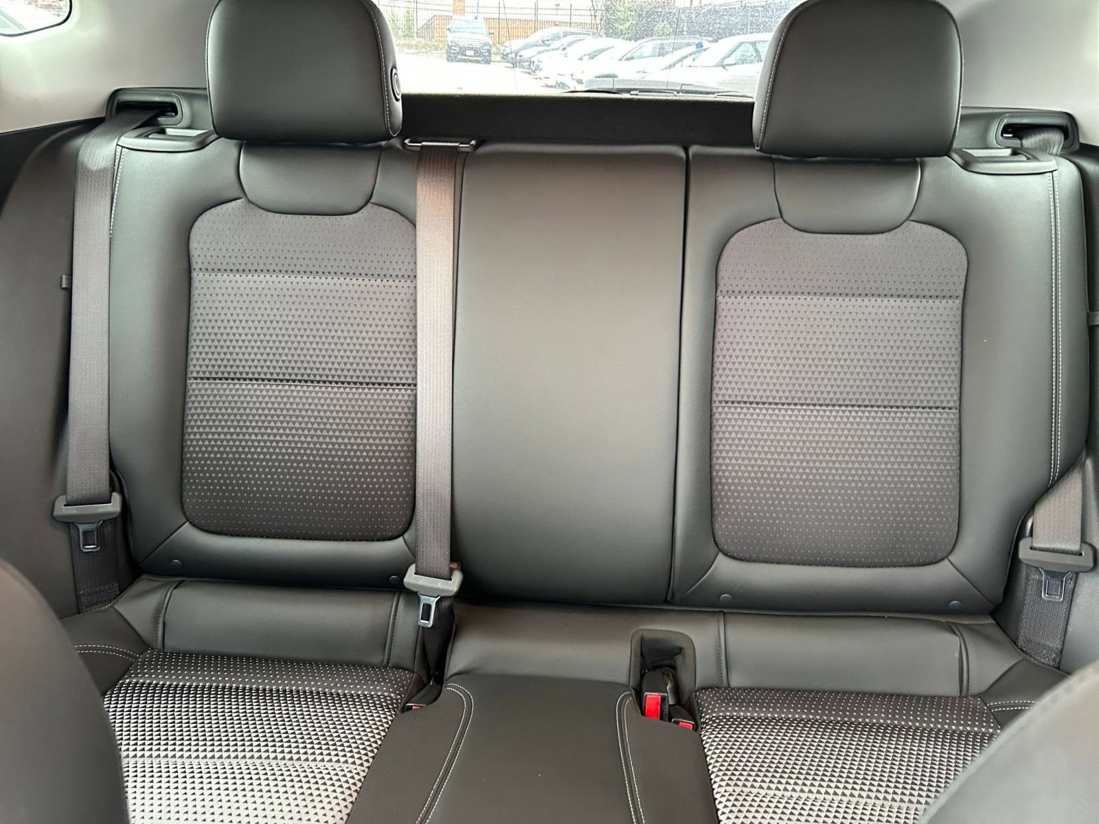 Used 2025 Chevrolet Trax LT w/ LT Convenience Package image 33