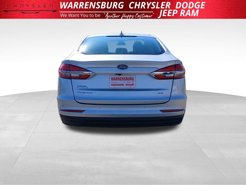 Used 2019 Ford Fusion SE image 5