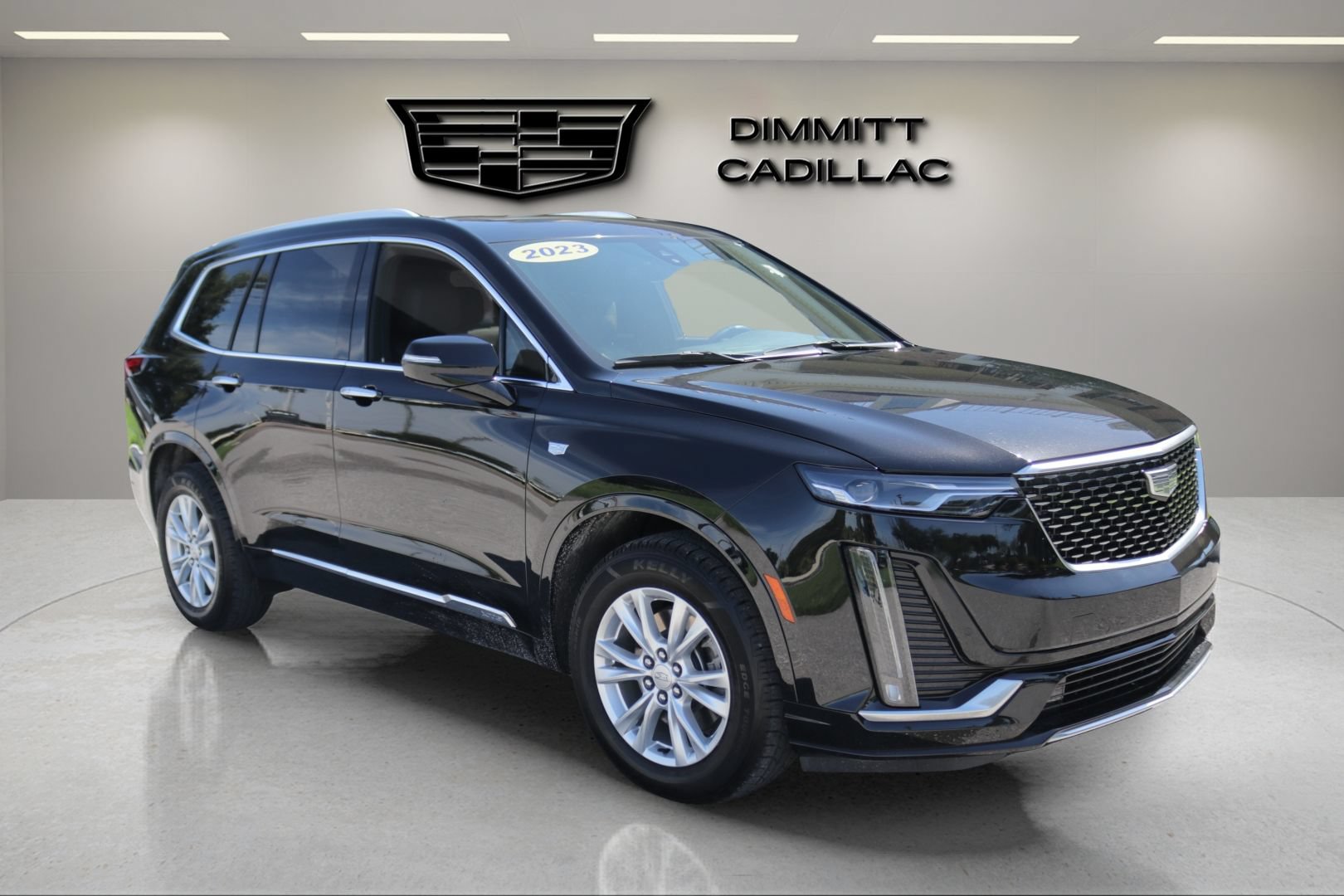 Used 2023 Cadillac XT6 Luxury FWD image 3