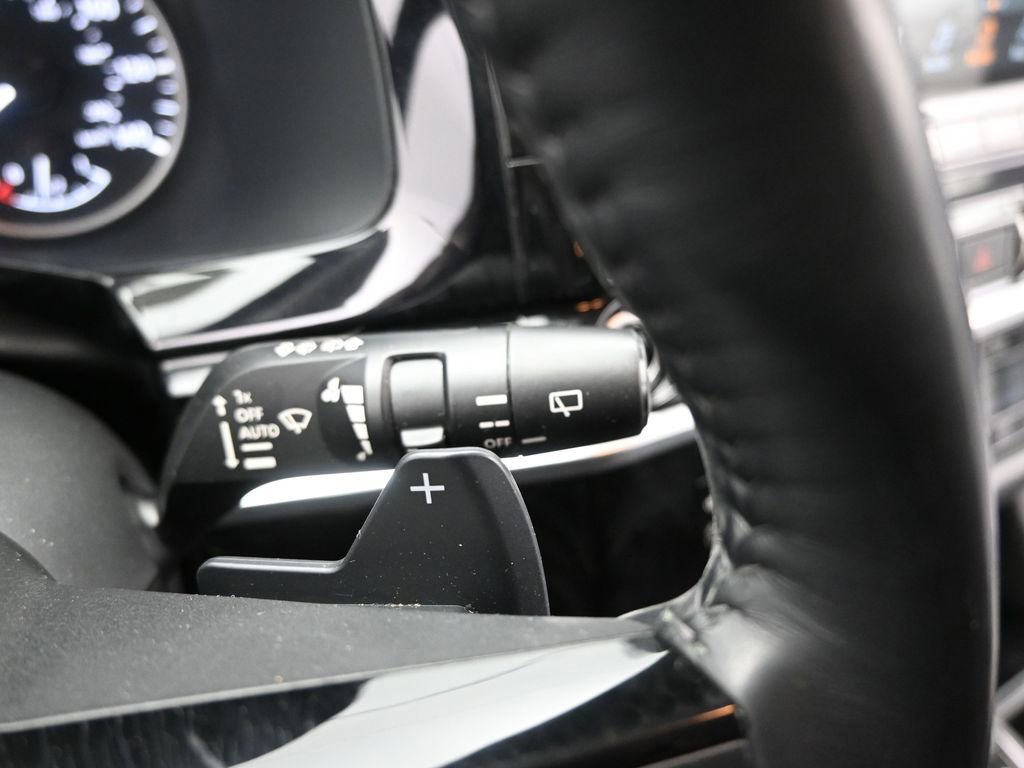 Used 2022 Nissan Pathfinder Platinum w/ Cargo Package image 27