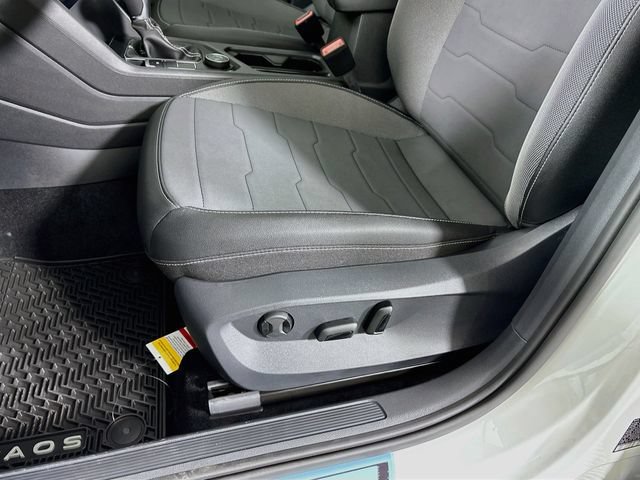 New 2026 Volkswagen Taos SE AWD/4WD image 18
