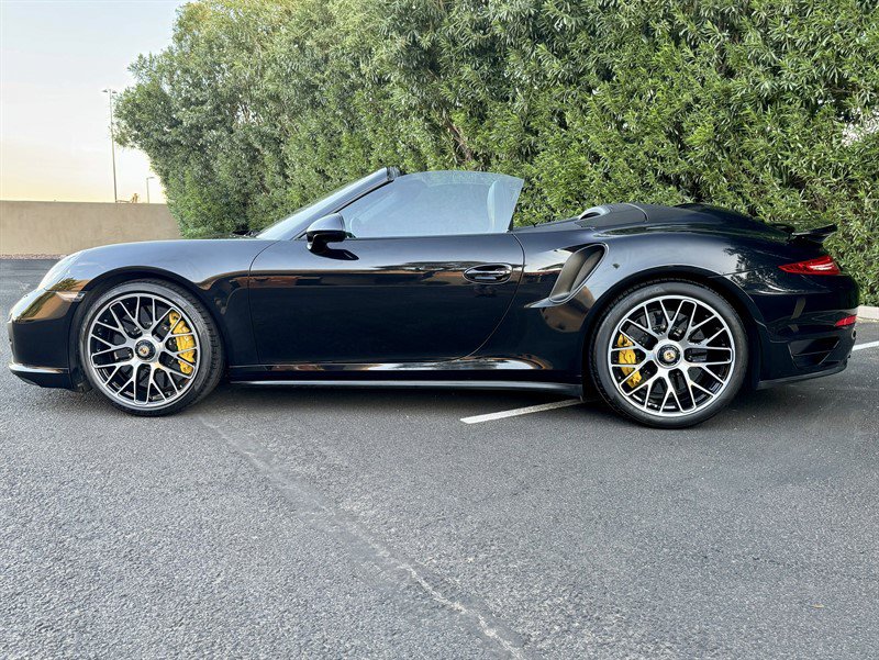 Used 2015 Porsche 911 Turbo S w/ High-end Infotainment Package AWD/4WD image 9