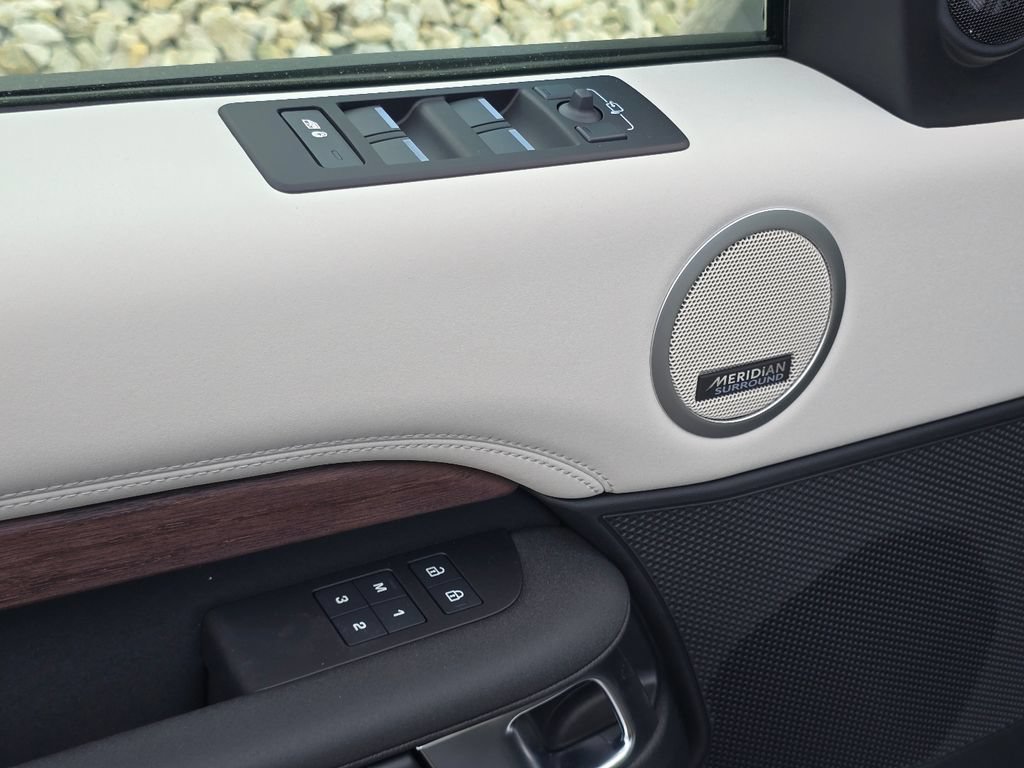 New 2026 Land Rover Discovery S AWD/4WD image 39