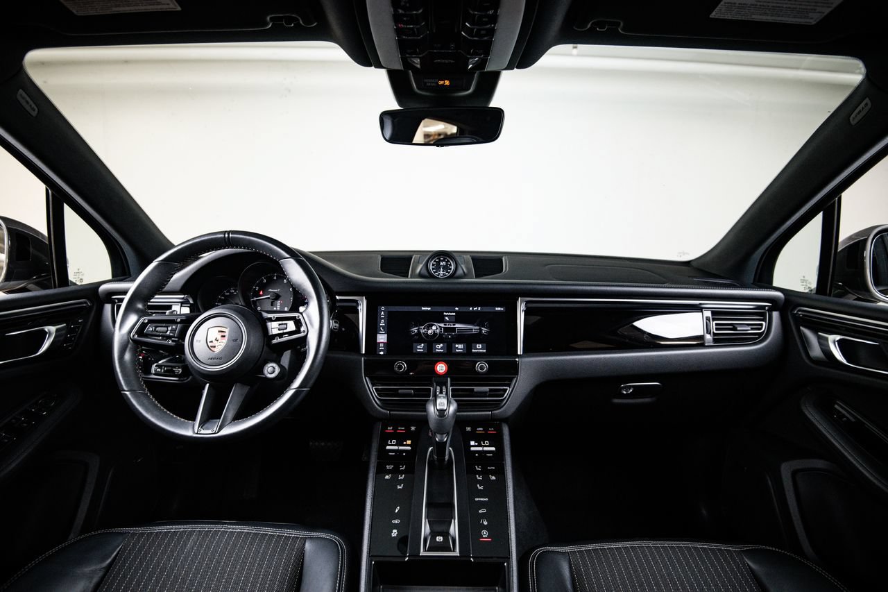 Certified 2024 Porsche Macan Turbo AWD/4WD image 25