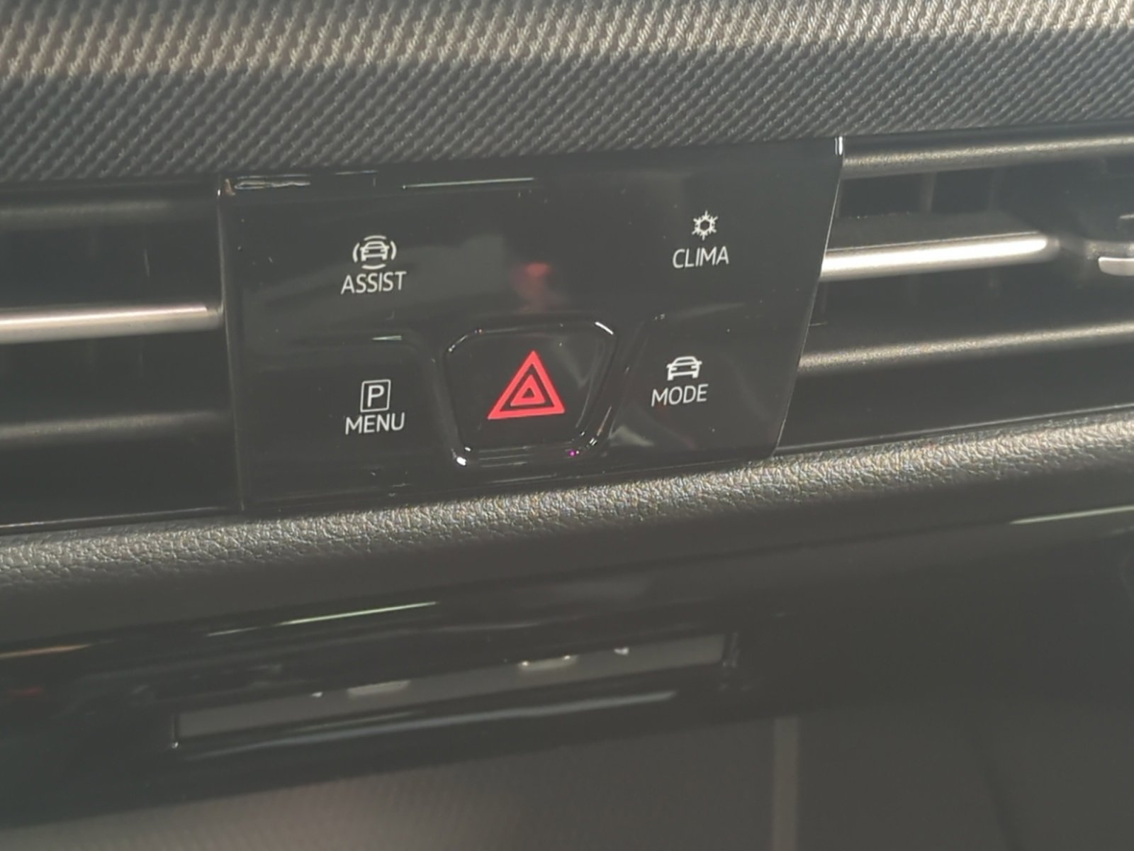 New 2026 Volkswagen Golf SE image 12