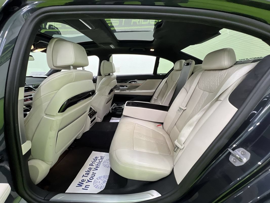 Used 2018 BMW 750i xDrive AWD/4WD image 27