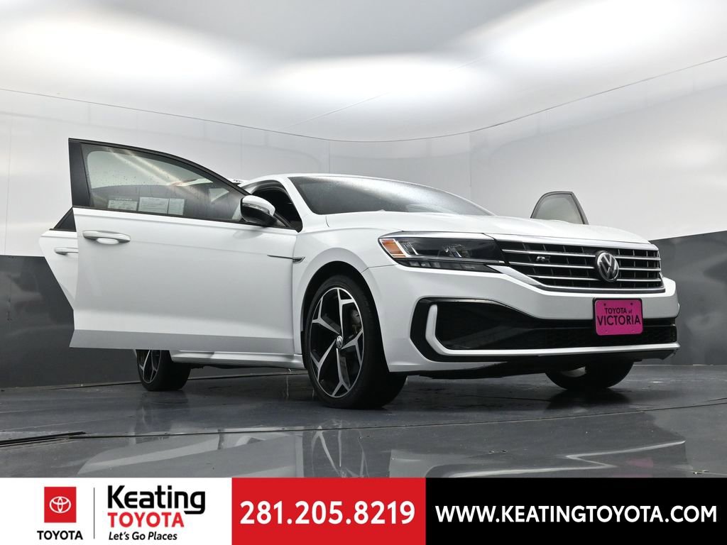 Used 2022 Volkswagen Passat 2.0T R-Line image 25