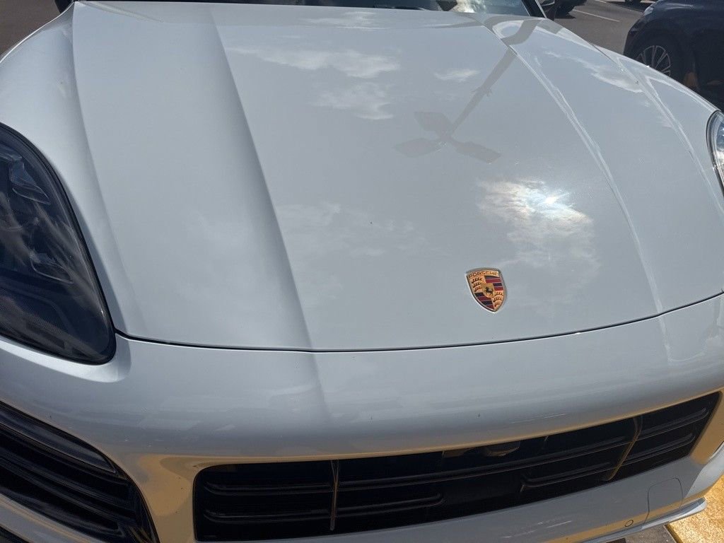 Used 2022 Porsche Cayenne Platinum Edition image 3