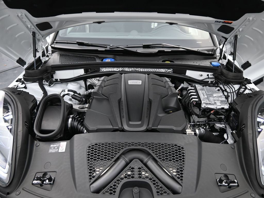 New 2025 Porsche Macan S image 15