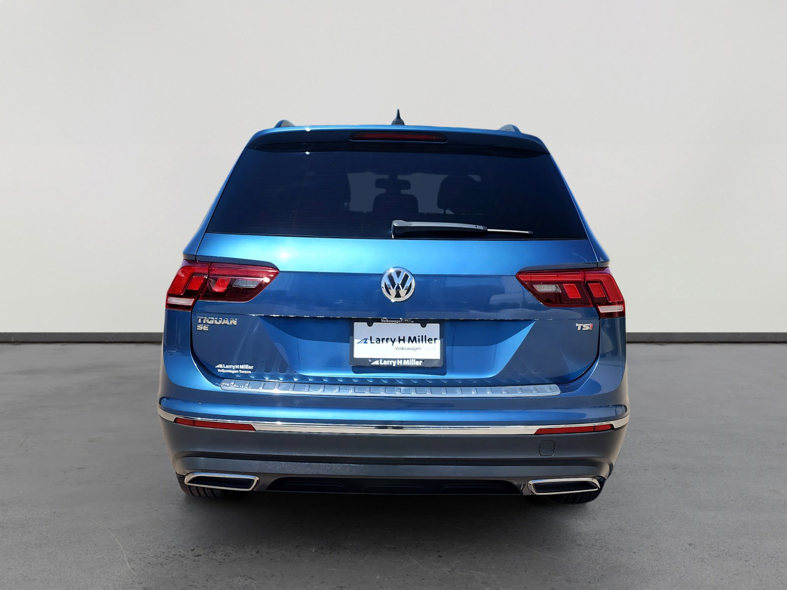 Used 2018 Volkswagen Tiguan S FWD image 4