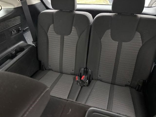 Used 2023 Kia Sorento LX image 33