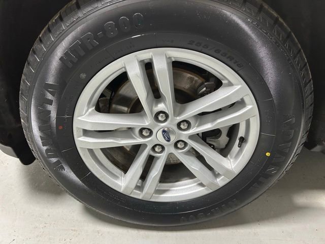 Used 2022 Ford Explorer XLT w/ Equipment Group 202A image 4