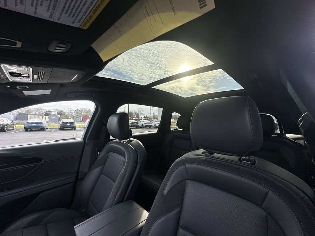 Used 2025 Lincoln Nautilus Reserve w/ Jet Appearance Package AWD/4WD image 22