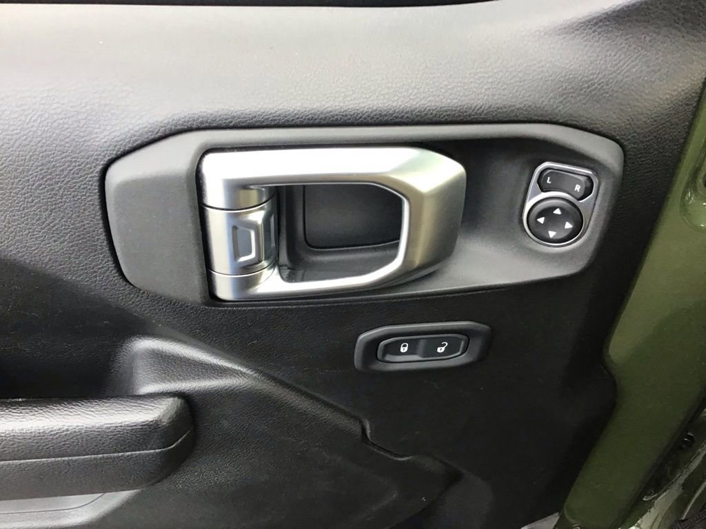 Used 2023 Jeep Wrangler Sport S image 9