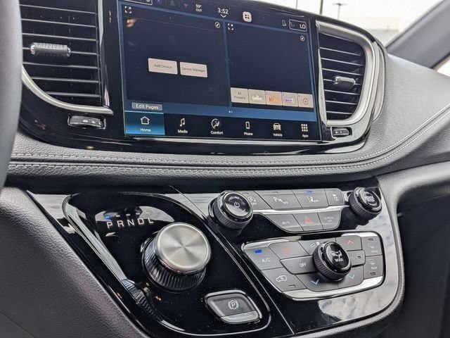New 2027 Chrysler Pacifica Select FWD image 22