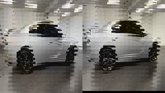 Used 2021 Dodge Charger SXT w/ Blacktop Package image 9