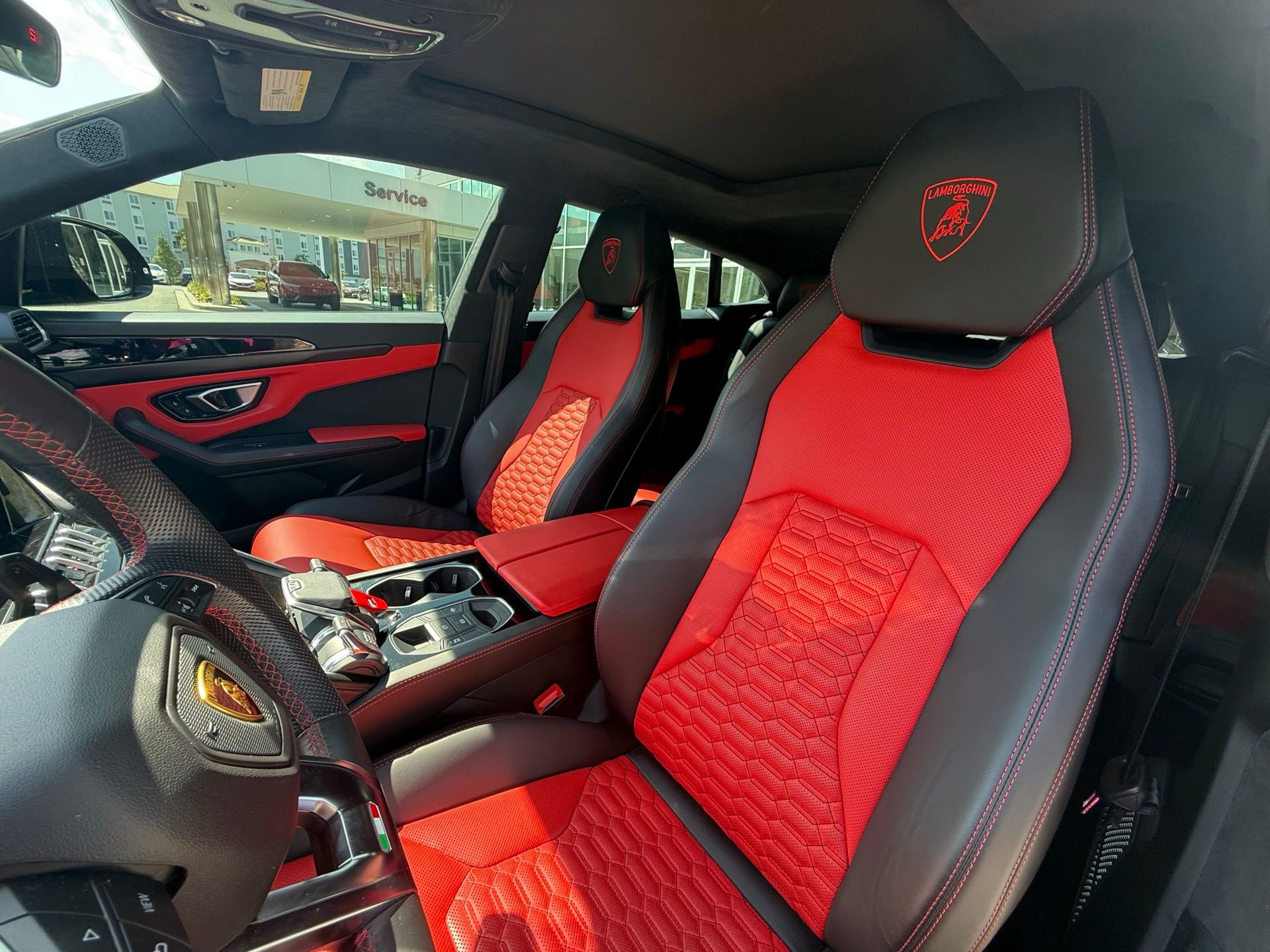 Used 2021 Lamborghini Urus AWD/4WD image 22