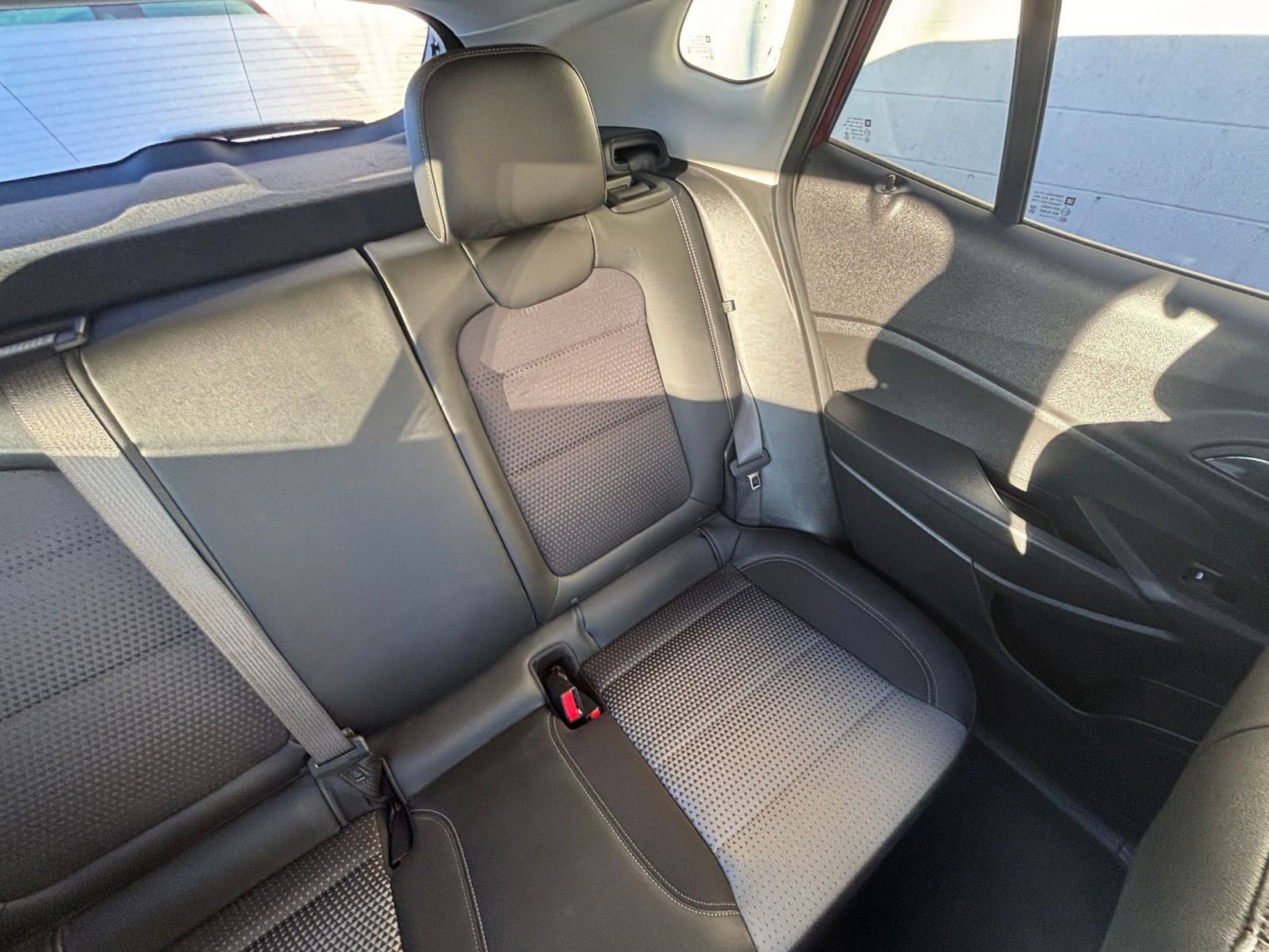 Used 2025 Chevrolet Trax LT image 37