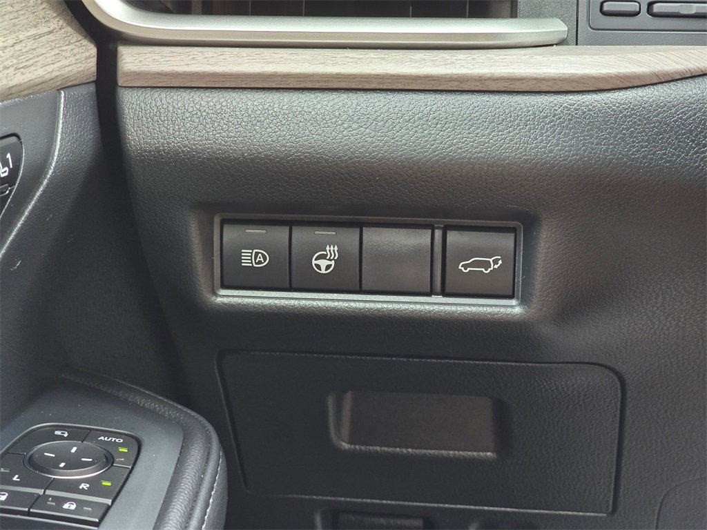 Used 2025 Toyota Grand Highlander AWD image 17
