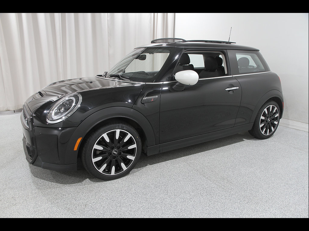 Used 2024 MINI Cooper S FWD image 3