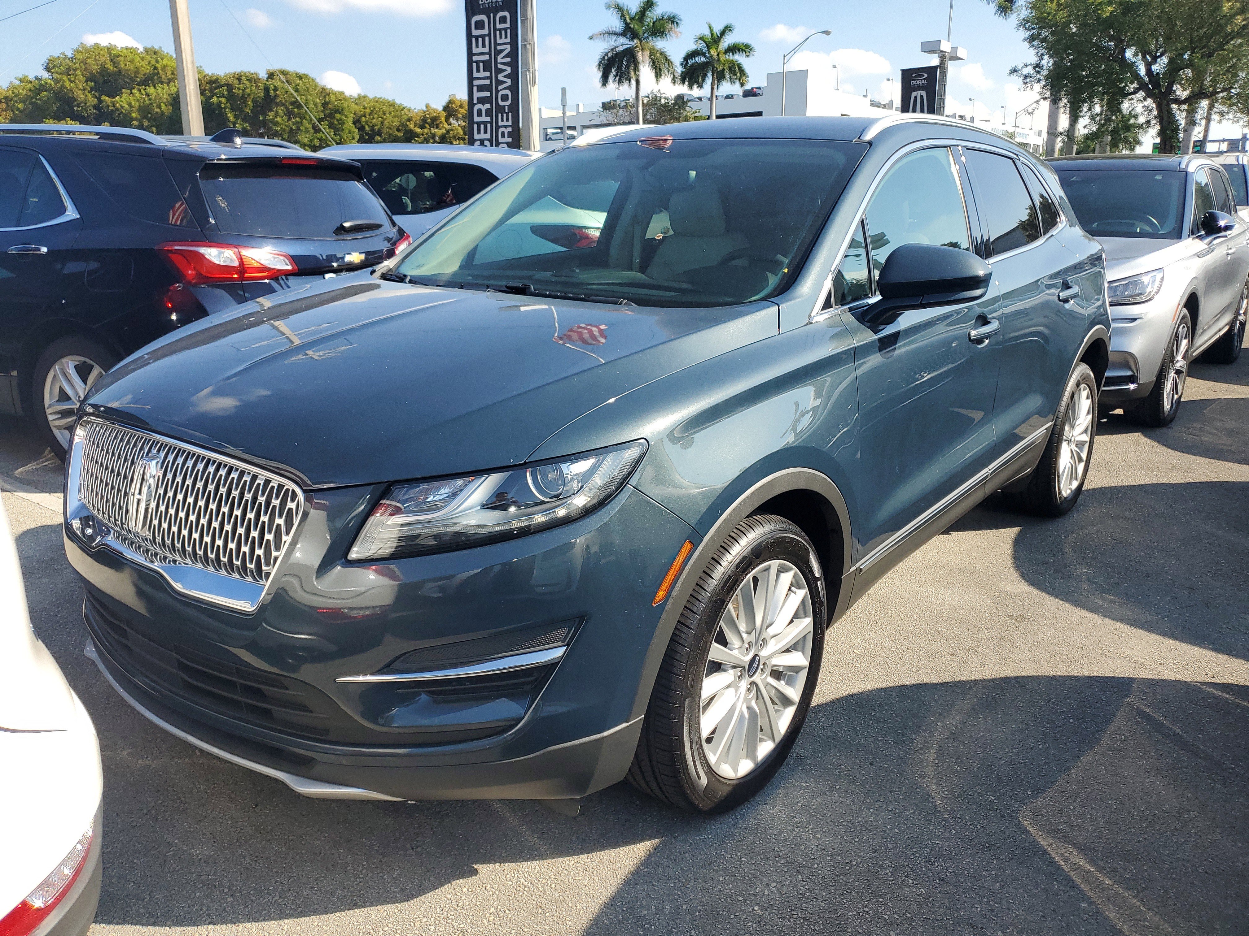 Used 2019 Lincoln MKC Premiere image 2