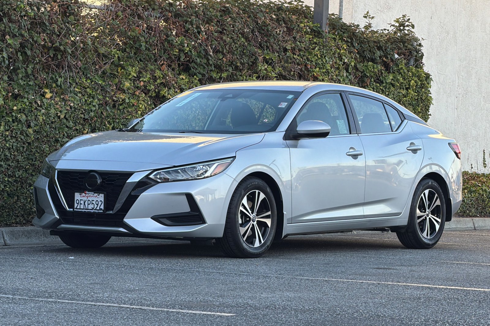 Used 2023 Nissan Sentra SV FWD image 9