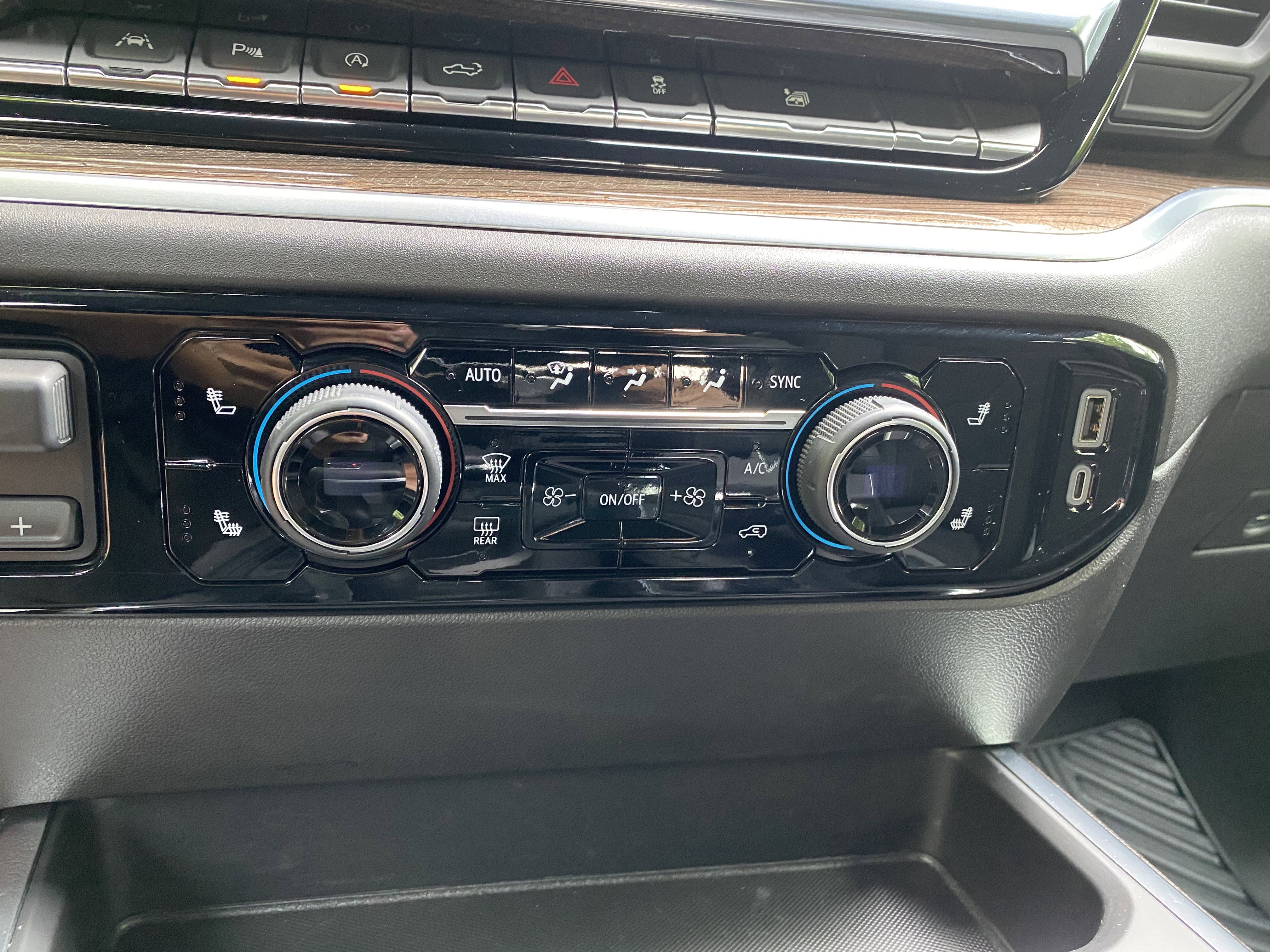 Used 2024 Chevrolet Silverado 1500 RST w/ Convenience Package II AWD/4WD image 30