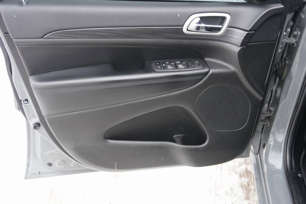 Used 2022 Jeep Grand Cherokee Laredo X image 10