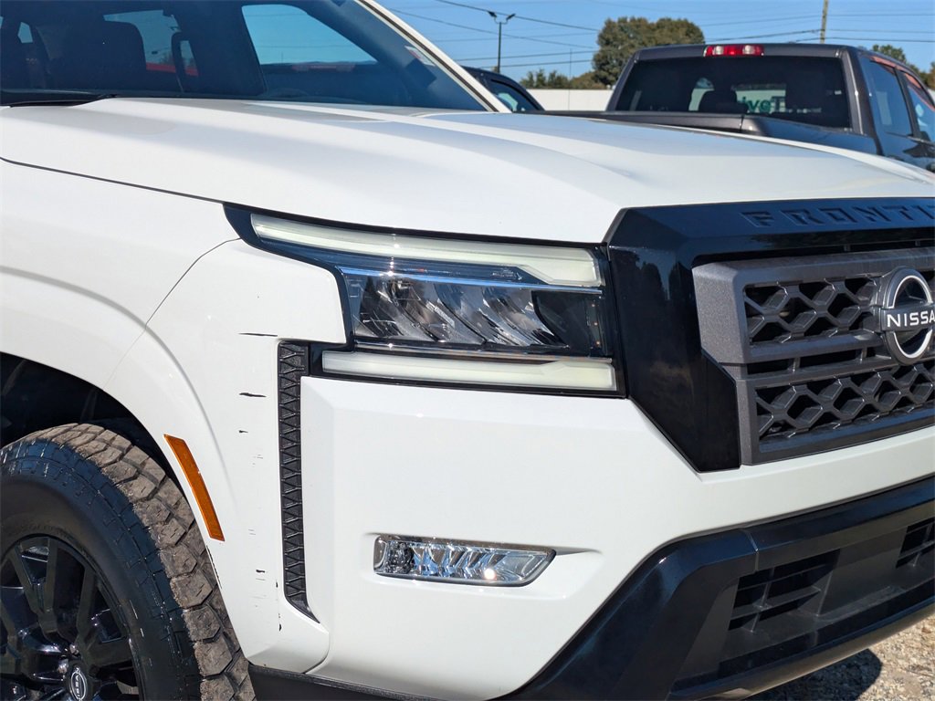 Used 2023 Nissan Frontier SV w/ Midnight Edition Package image 9