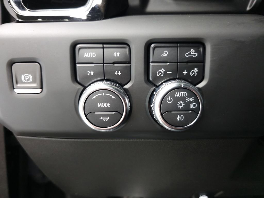 Used 2023 GMC Sierra 1500 Denali w/ Technology Package AWD/4WD image 9