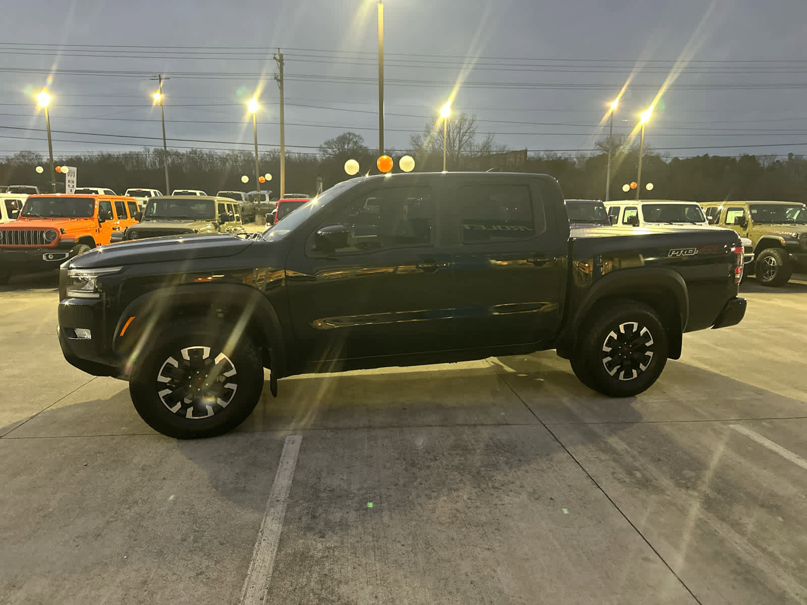 Used 2024 Nissan Frontier PRO-4X w/ Technology Package image 5