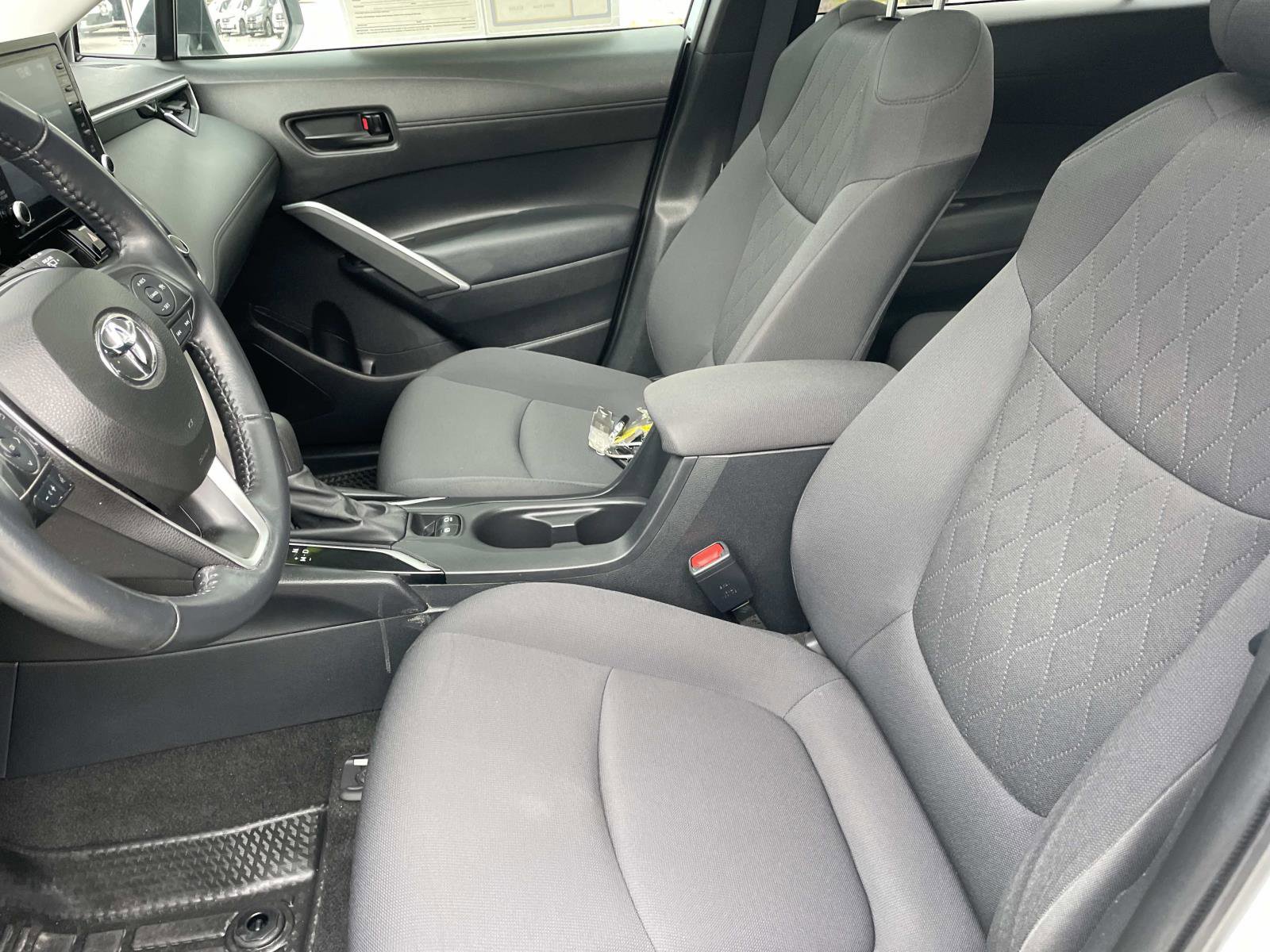 Used 2022 Toyota Corolla Cross LE image 14