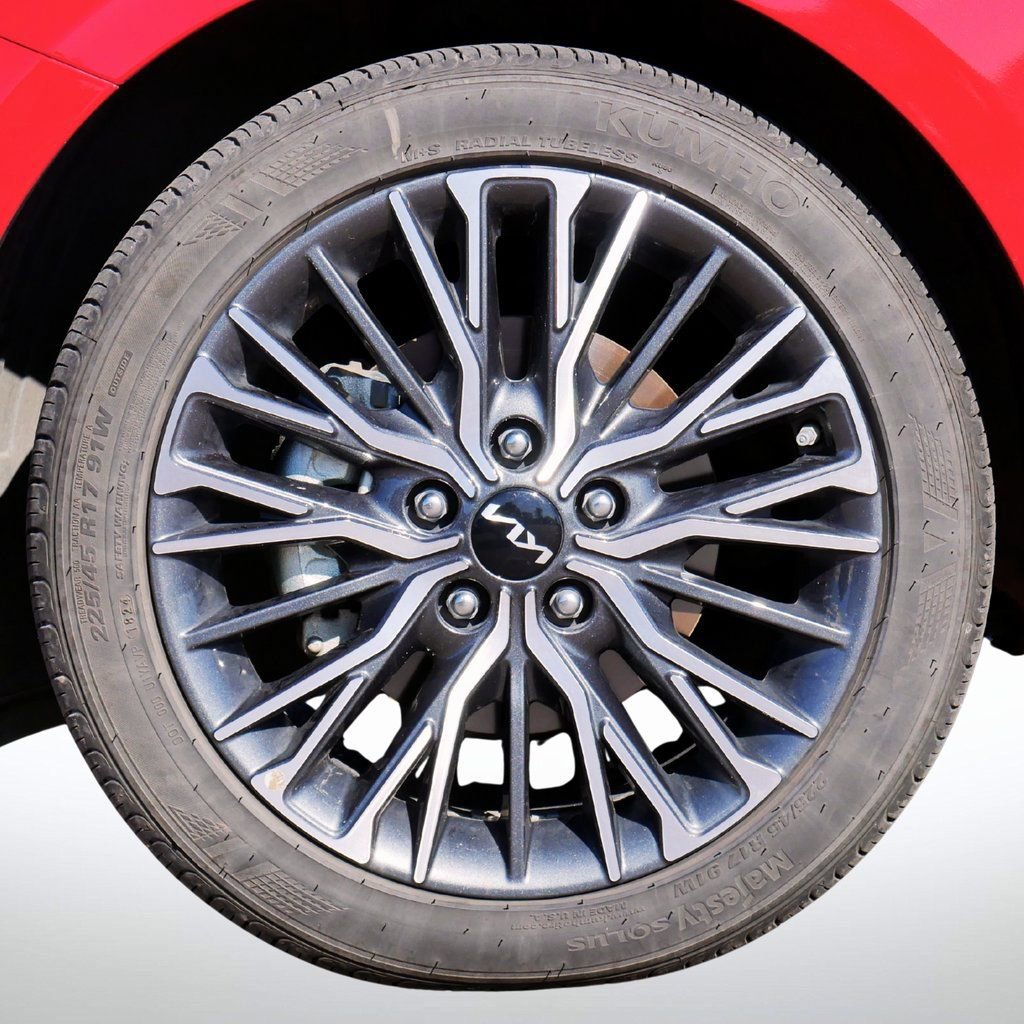 Used 2024 Kia Forte GT-Line w/ GT-Line Premium Package image 9
