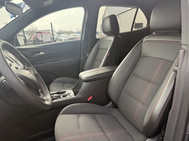 Used 2022 Chevrolet Equinox RS w/ LPO, Floor Liner Package image 9
