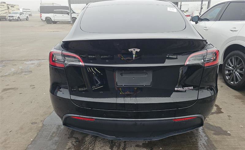 Used 2021 Tesla Model Y Performance image 9