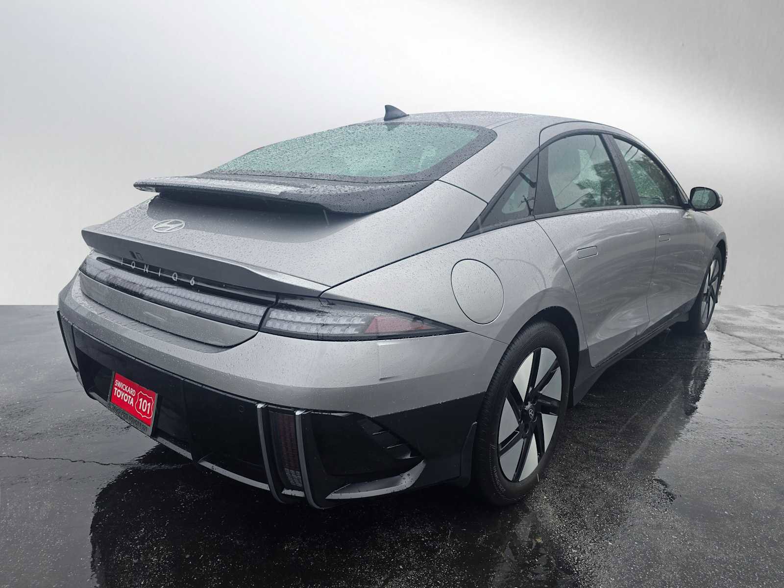 Used 2024 Hyundai Ioniq 6 SE image 3