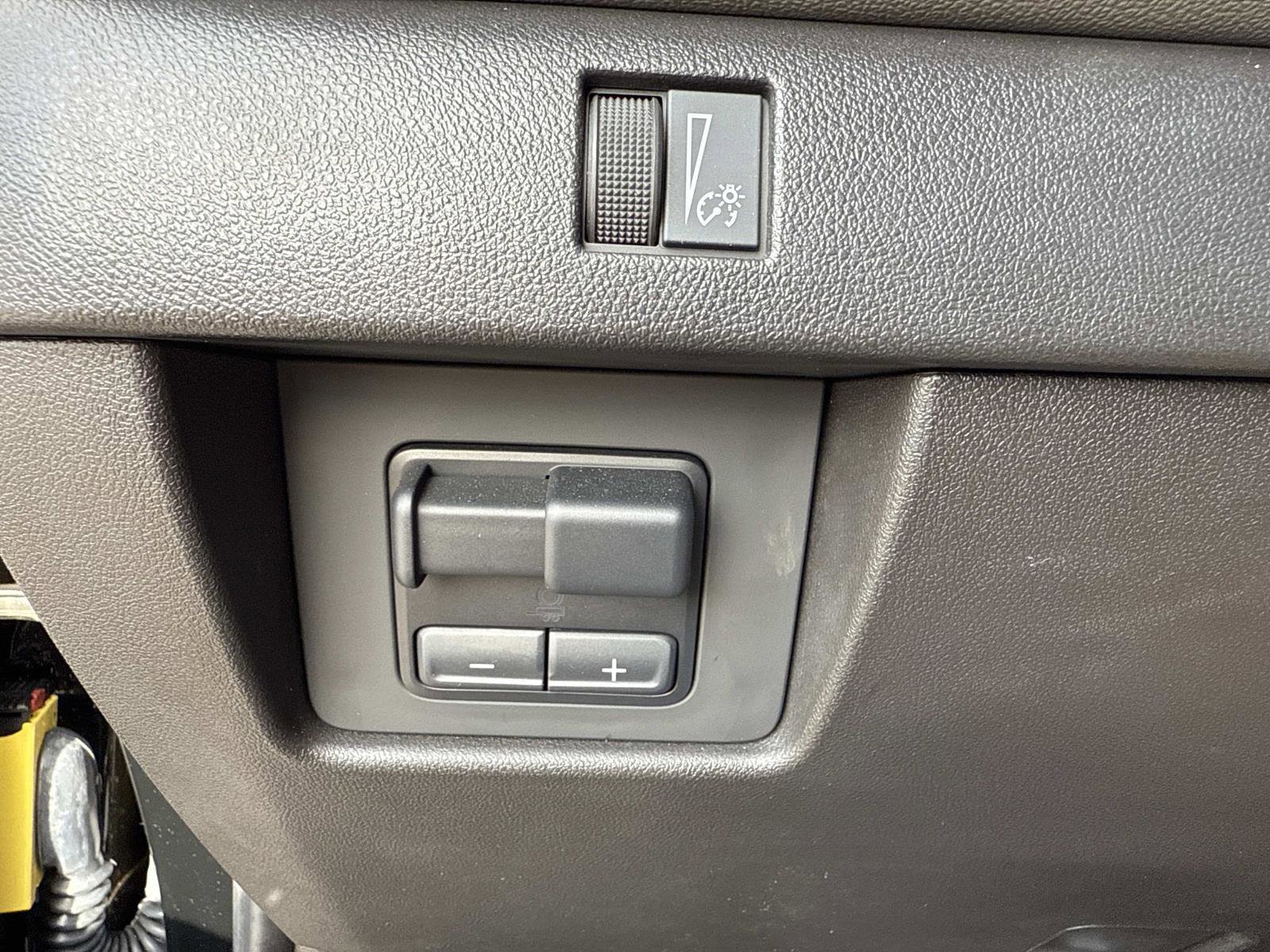 Used 2024 Chevrolet Colorado ZR2 w/ ZR2 Convenience Package III image 31