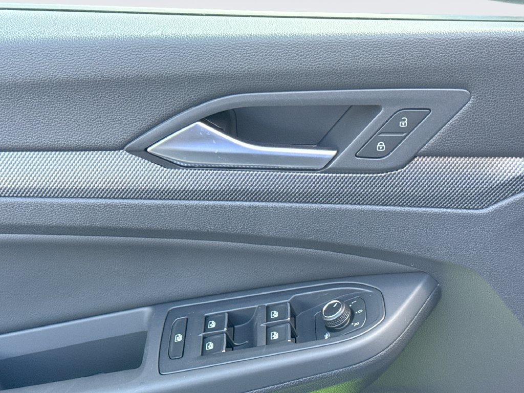 New 2026 Volkswagen GTI SE FWD image 14