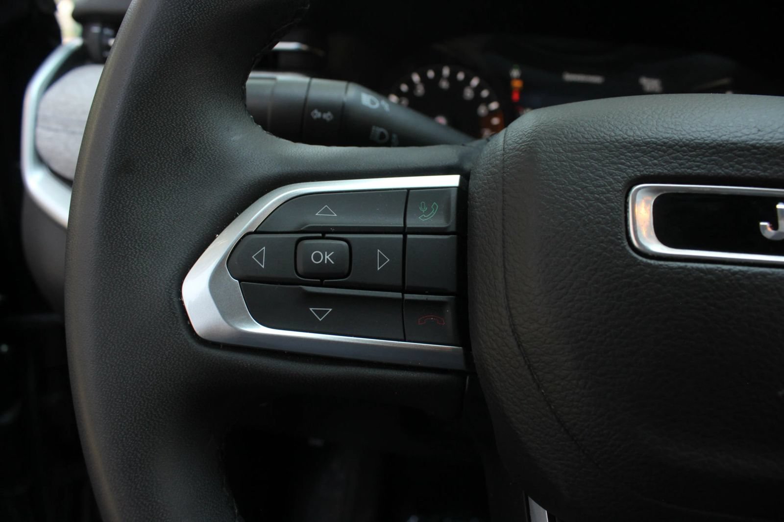 Used 2024 Jeep Compass Latitude AWD/4WD image 30