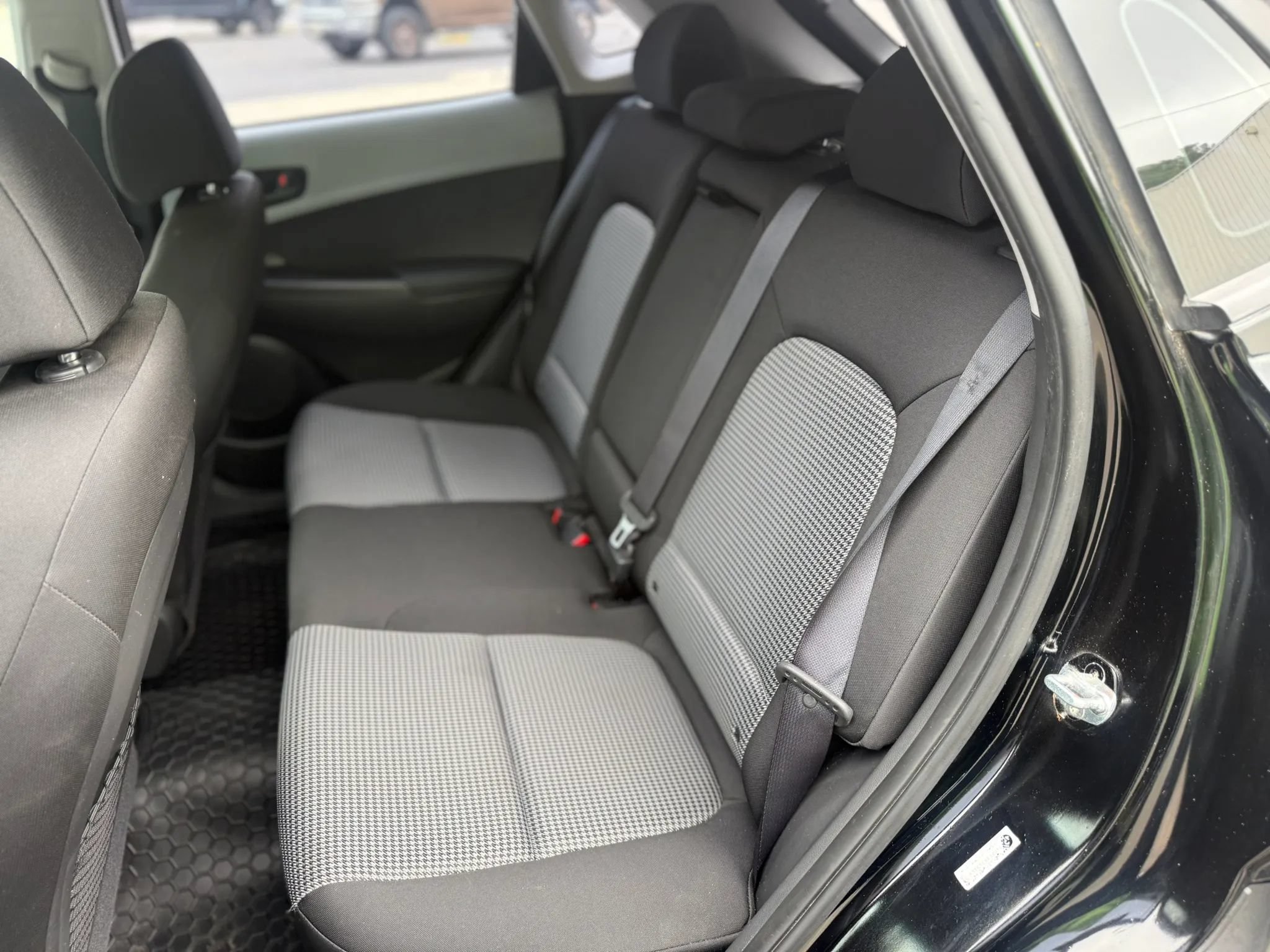 Used 2018 Hyundai Kona SE AWD/4WD image 12
