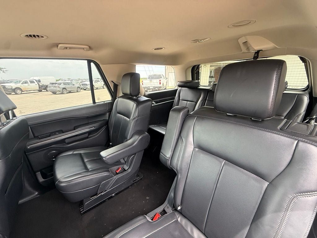 Used 2024 Ford Expedition XLT RWD image 16