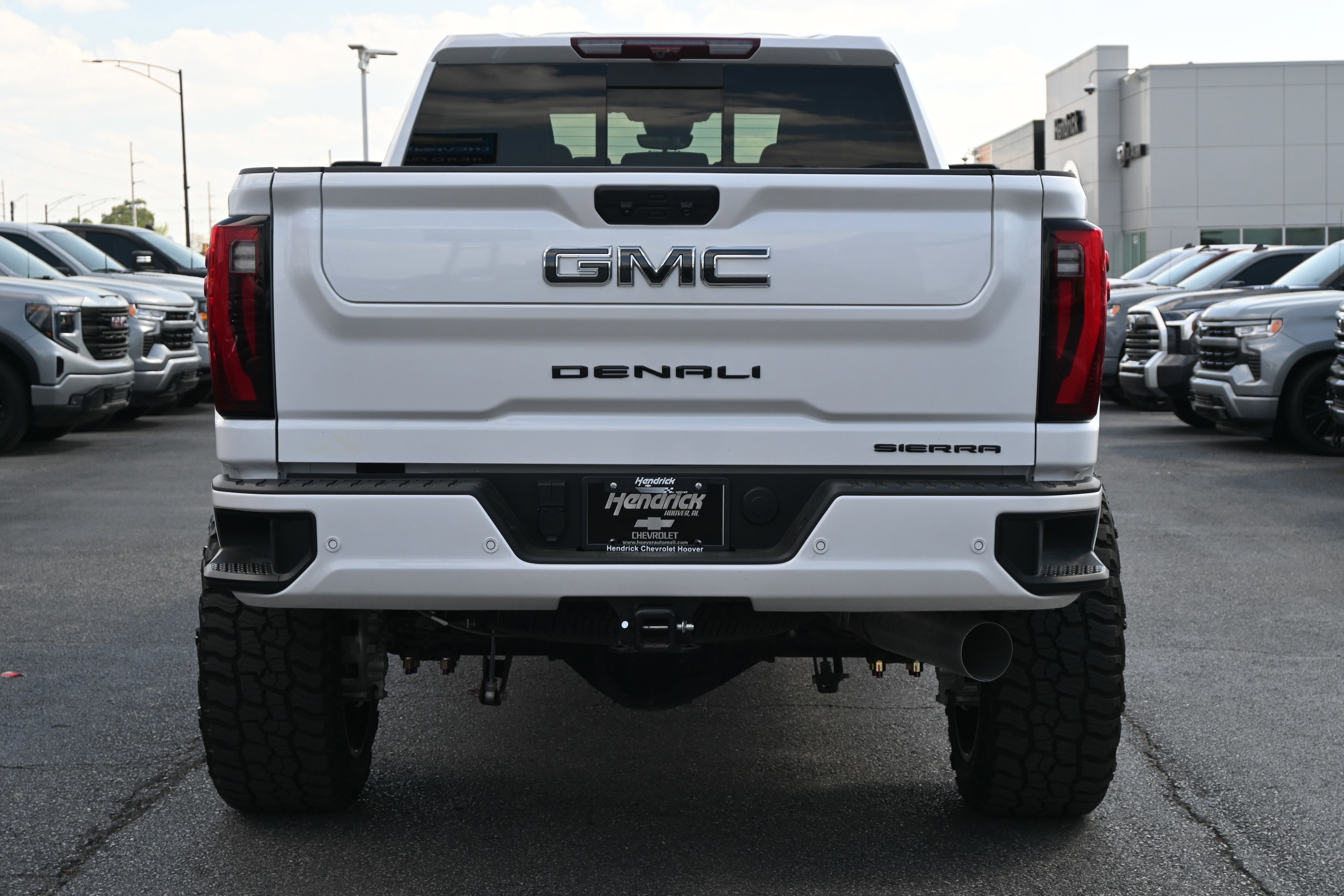 Used 2025 GMC Sierra 2500 Denali Ultimate image 11