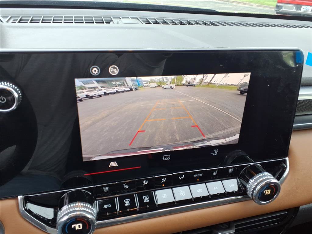 Used 2024 GMC Canyon AT4 w/ AT4 Premium Package AWD/4WD image 11