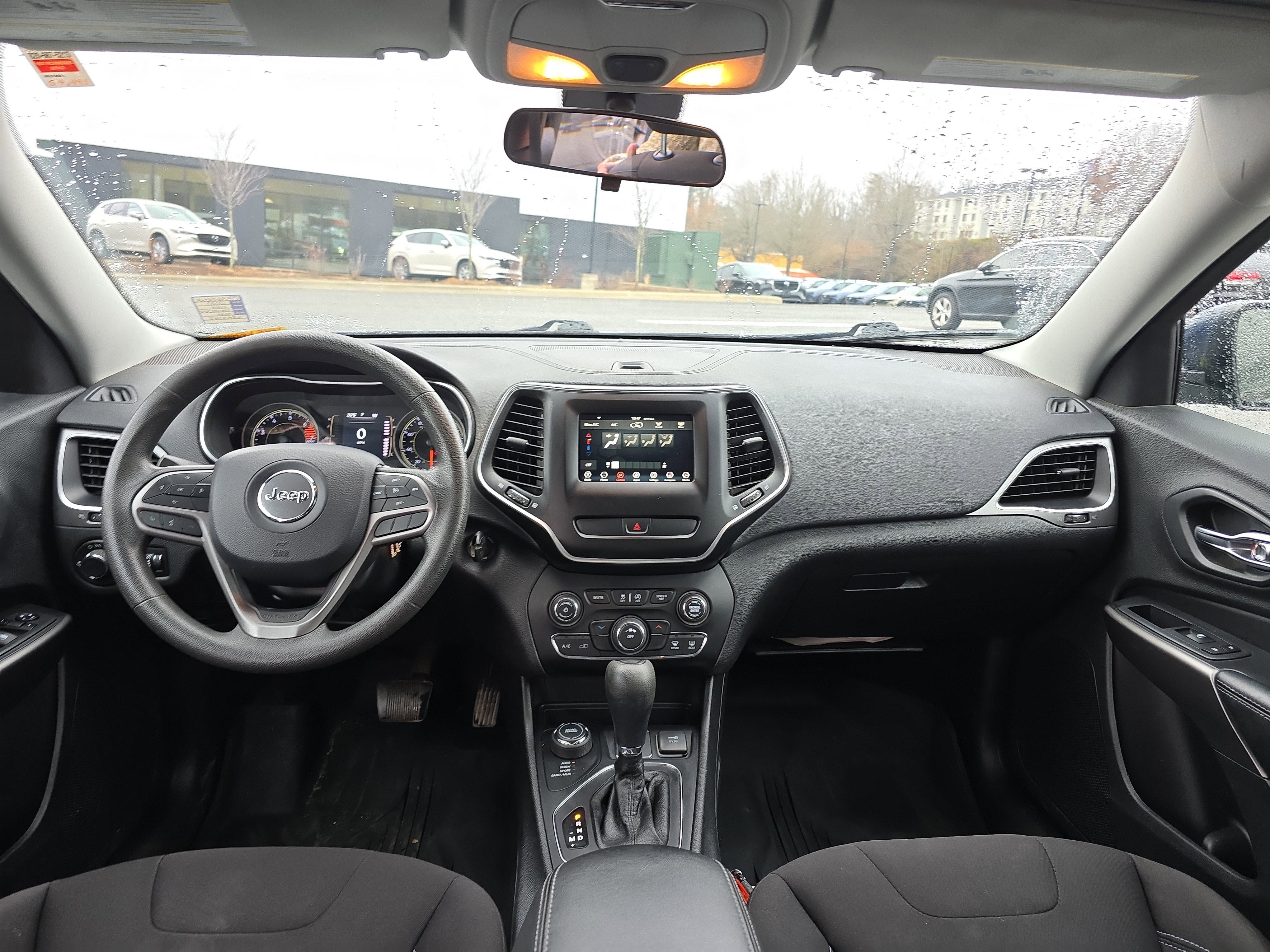 Used 2020 Jeep Cherokee Latitude image 18