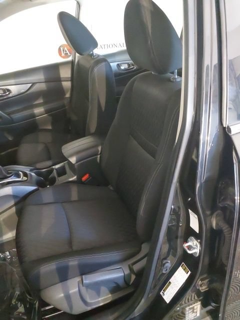 Used 2018 Nissan Rogue S AWD/4WD image 12