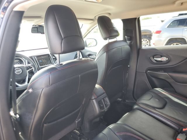 Used 2015 Jeep Cherokee Trailhawk w/ Comfort/Convenience Group AWD/4WD image 11