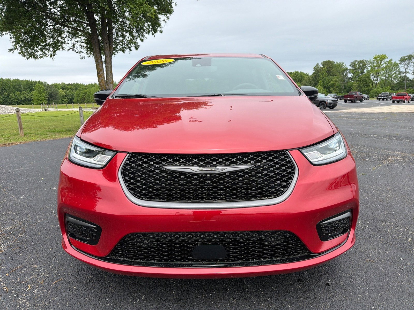 New 2026 Chrysler Pacifica Select FWD image 2