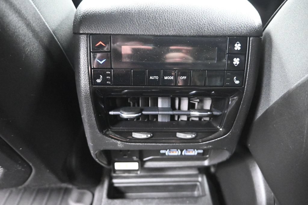 Used 2022 Jeep Grand Cherokee L Limited w/ Luxury Tech Group II AWD/4WD image 31