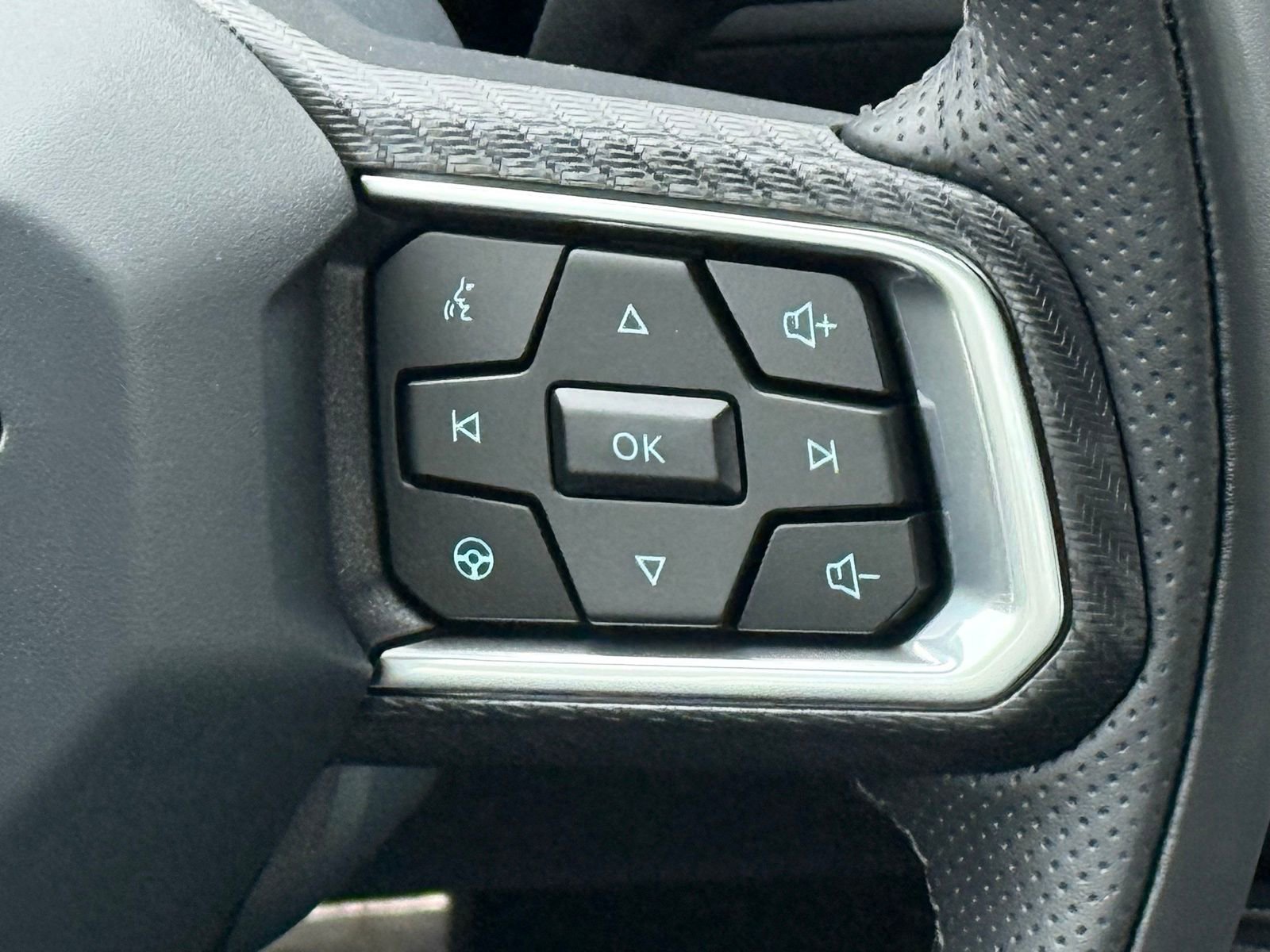 Used 2025 Ford Mustang GT Premium image 25