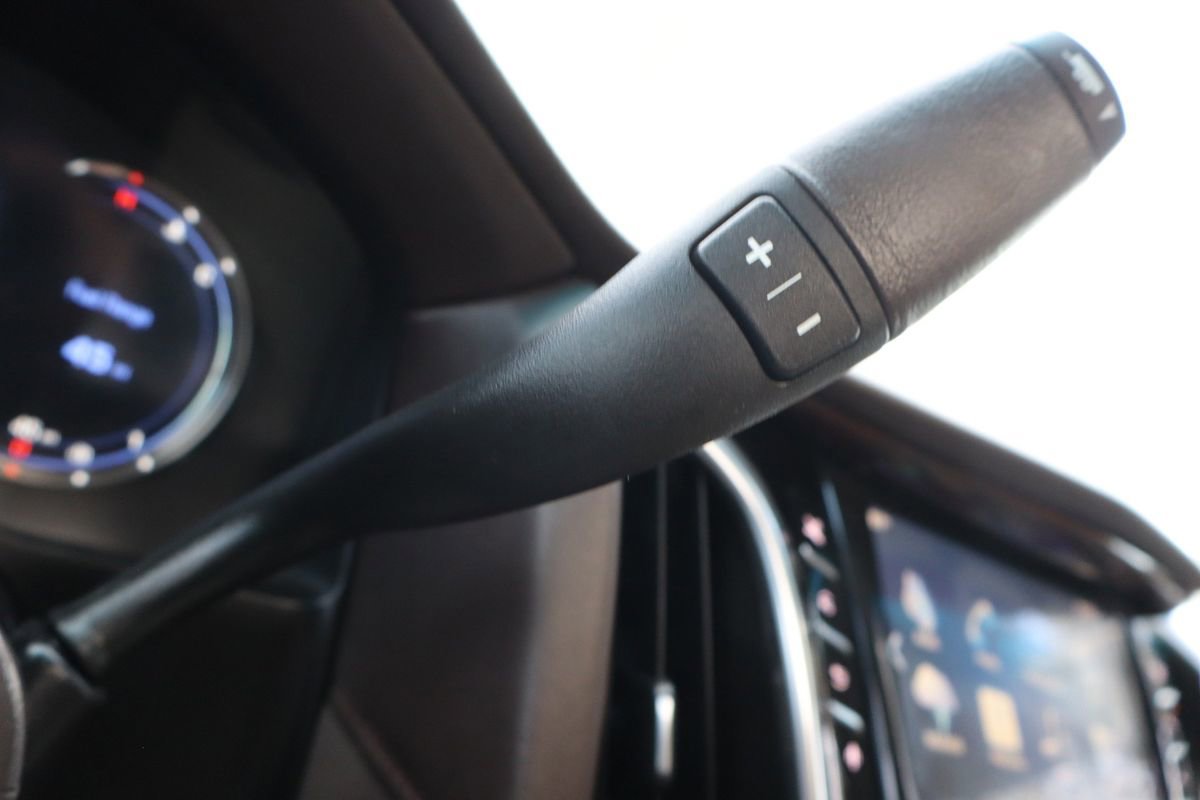 Used 2016 Cadillac Escalade ESV Premium image 35